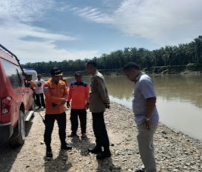 Polsek Stabat Polres Langkat Berusaha Pencarian Pelajar Tenggelam Di Sungai Wampu